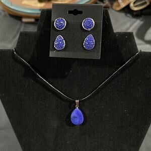 NECKLACE with stone pendant & sparkly earrings!pretty purple color!
